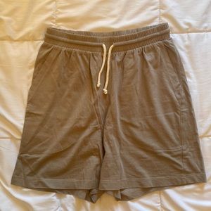 KOTN shorts
